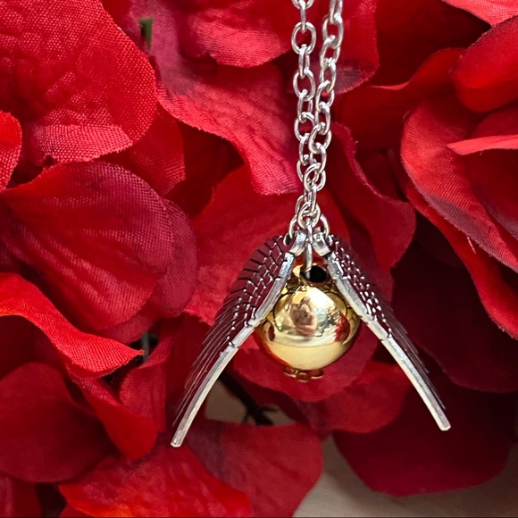 Harry Potter Golden Snitch Necklace - Picture 7 of 13